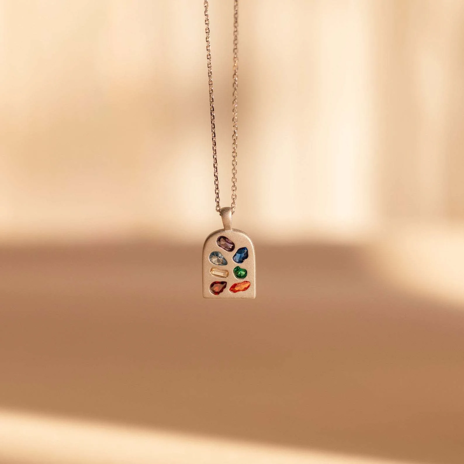 Arc de Triomphe U-shaped kaleidoscope lucky symbol inlaid zirconium necklace