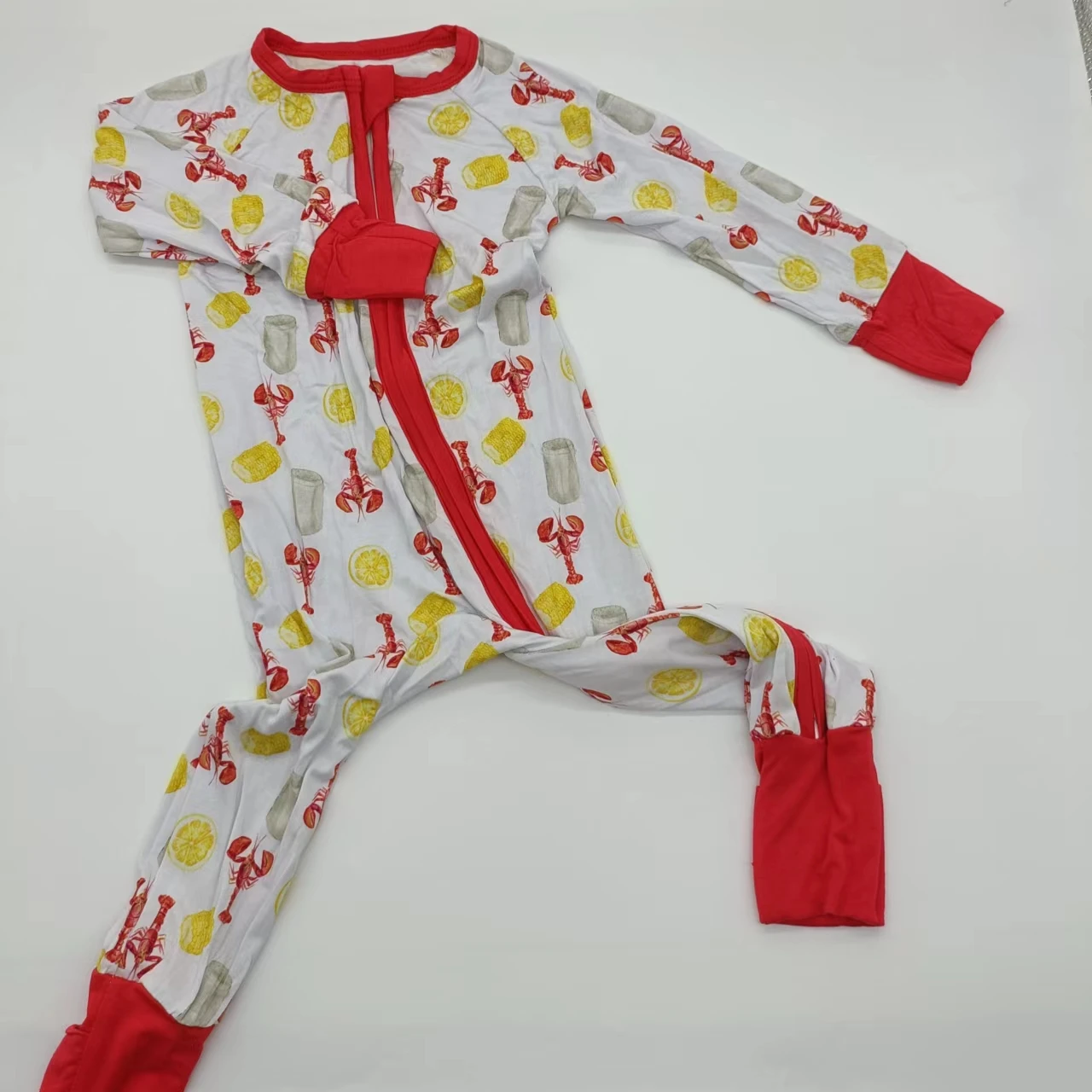 Детский комбинезон с принтом лобстера