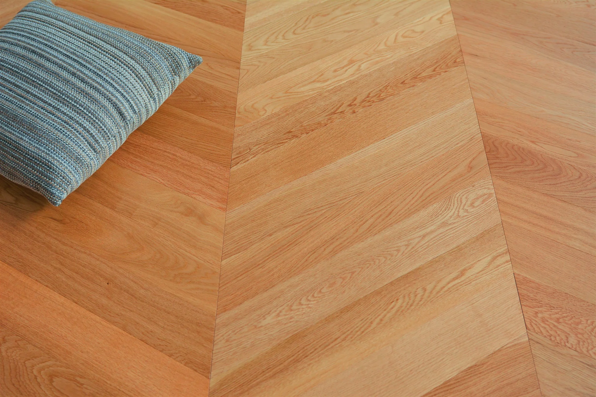Oak Fishbone Engineered Hardwood Flooring Wood Flooring