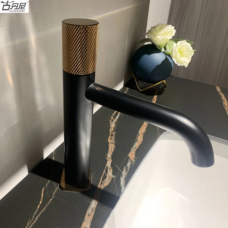 2021 hot sale  waterproof bathroom solid wood cabinet vanity sink wash basin with cabinet