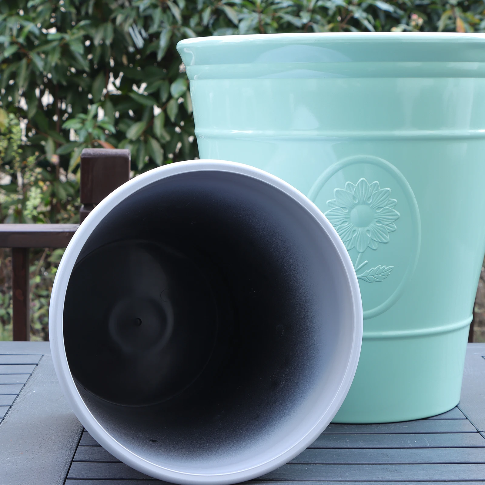 Classic Design Wholesale Garden Brushed Large Resin Plastic Pot Luxury Outdoor Indoor Flower Pots and Planters For Plants