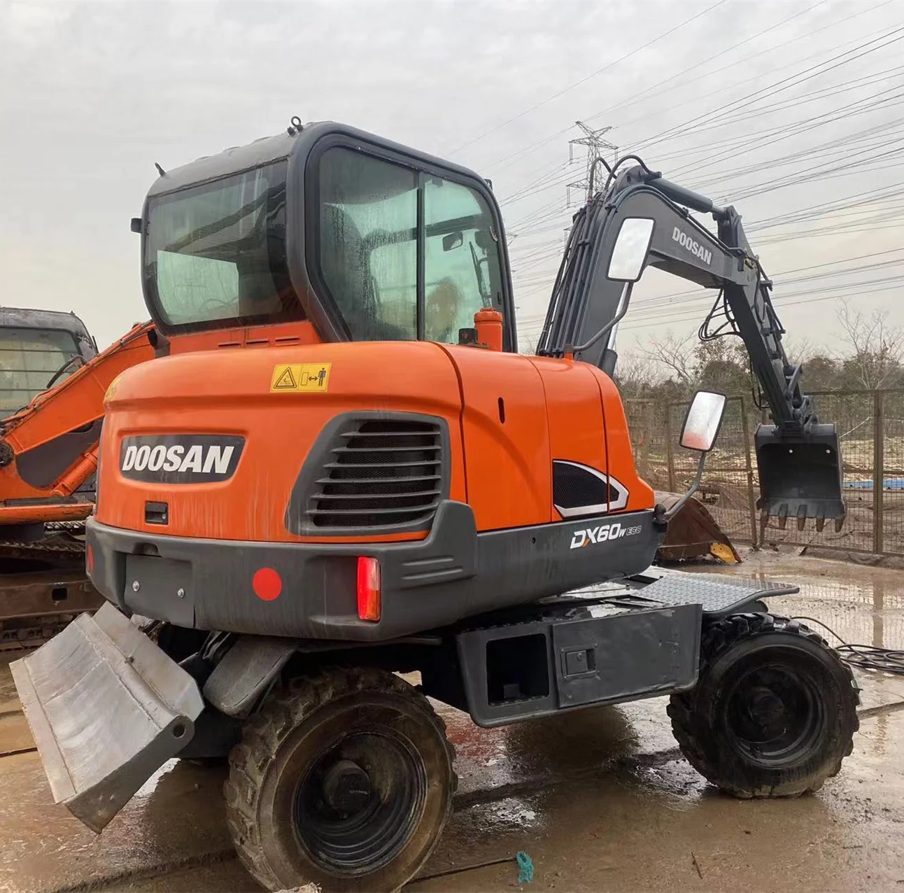 Good running condition doosan mini wheel excavator dx60w is cheap for sale Korean machines