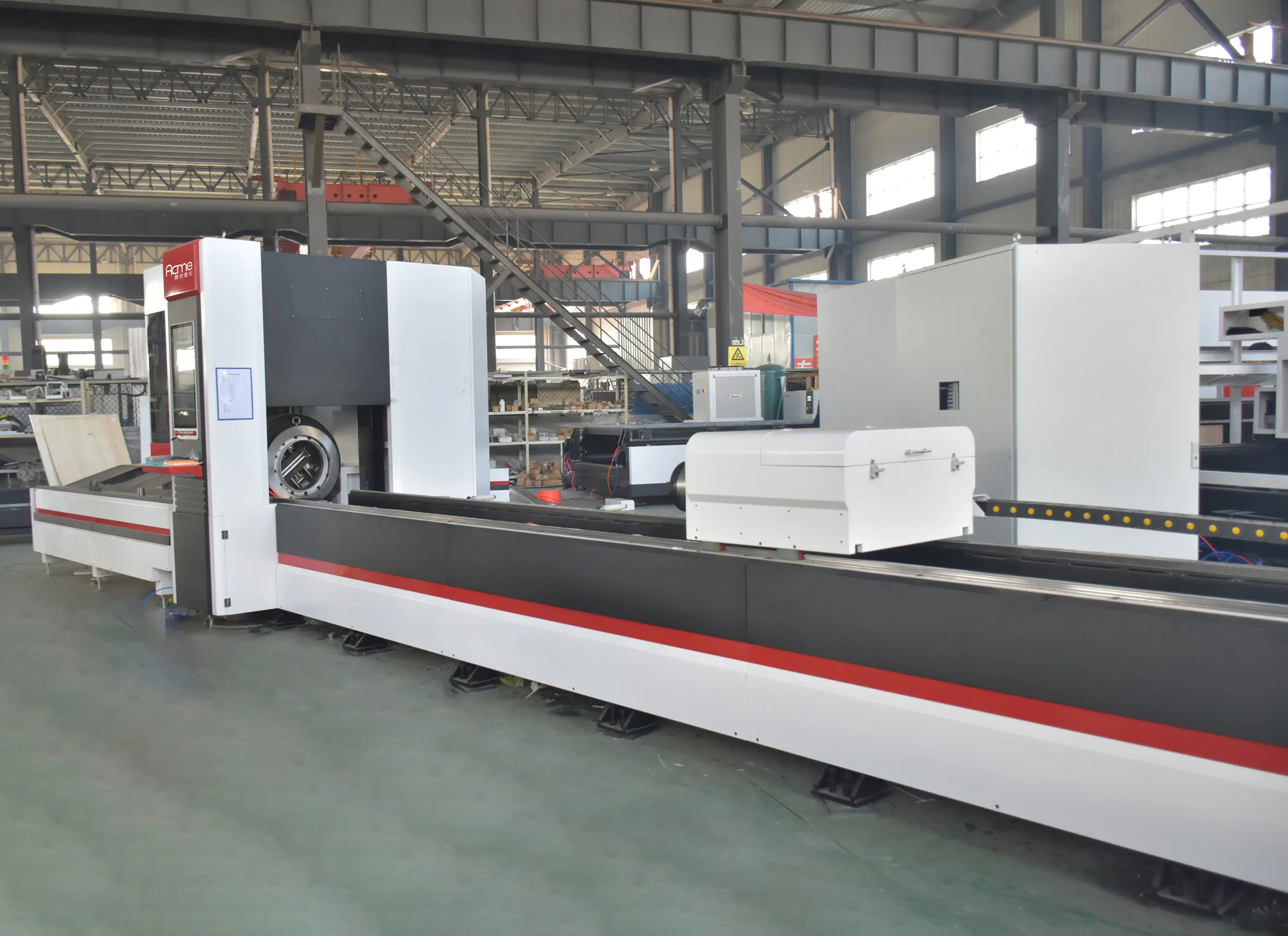 China screen protector laser cutting machine 1500w tube fiber laser cutting machine