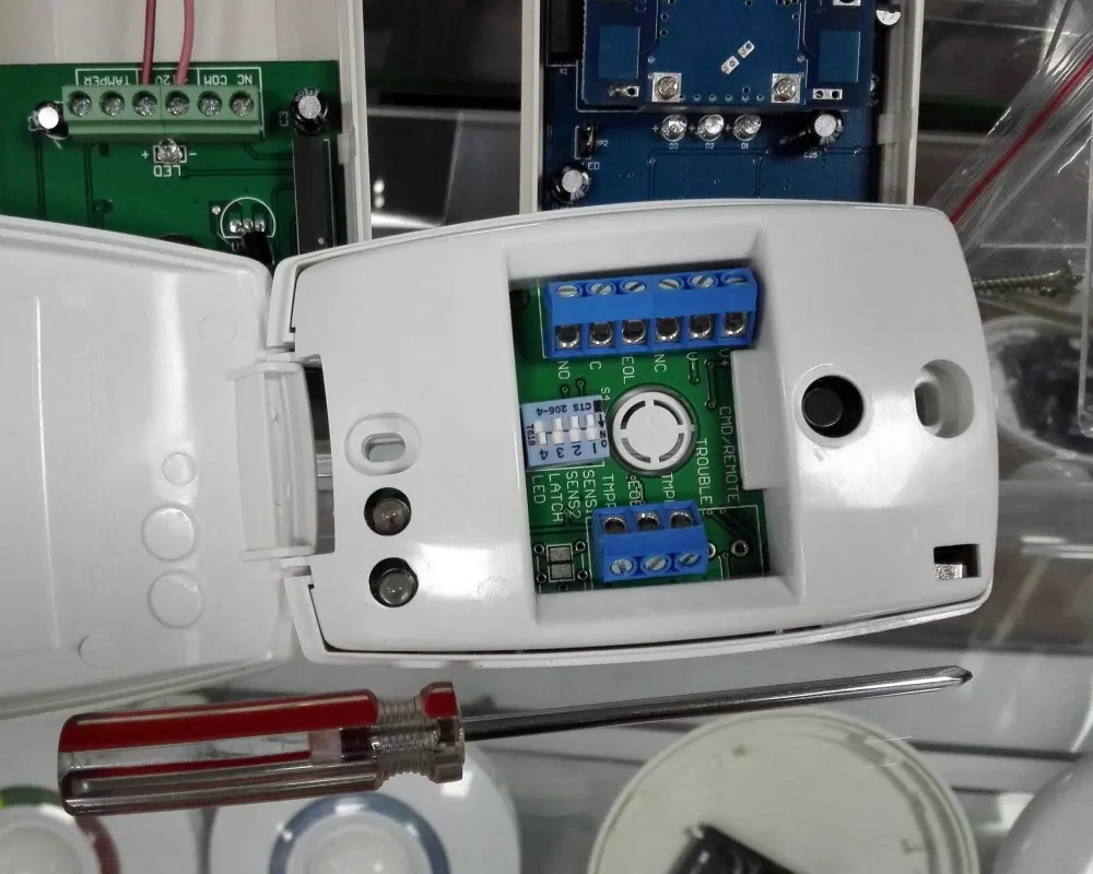 YH-109A System Glass Break Detector Wired 12V Glass Breaker Sensor Alarm Wired Glass Broken Detector for alarm