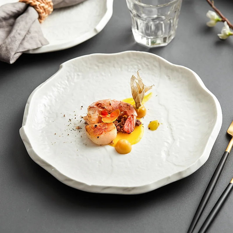 Modern Luxury Bone China Flat Buffet Plate for Hotels Restaurants Disposable Pure White PC Material for Western Steak Parties