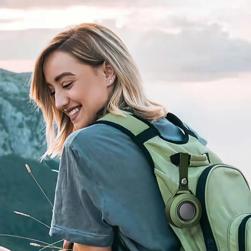 Button Control Hook Design Stereo Sound Heavy Bass Outdoor Portable Wireless Mini Speaker with TF Card Function