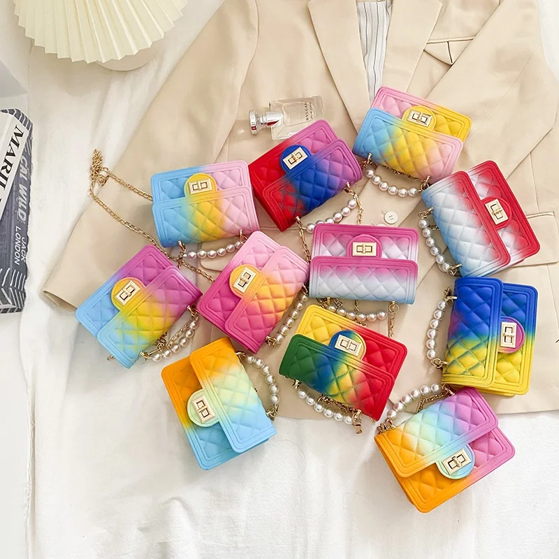 Лето 2021, Новое поступление, оптовая продажа, миниатюрный Детский кошелек и ручные сумки для женщин, из ПВХ, радужные цвета, маленькие симпатичные женские сумочки для девочек