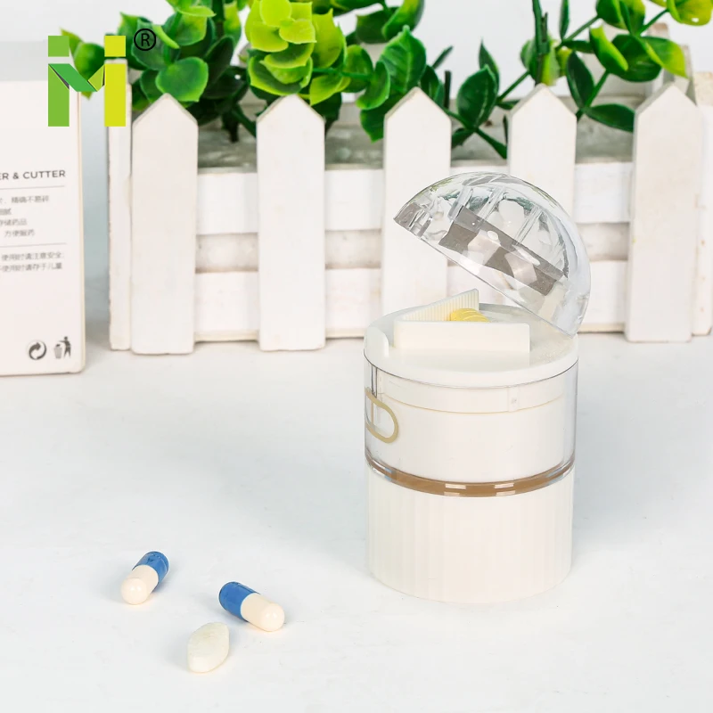 2024 wholesale custom mini plastic multifunction pill cutter pill splitter pill crusher