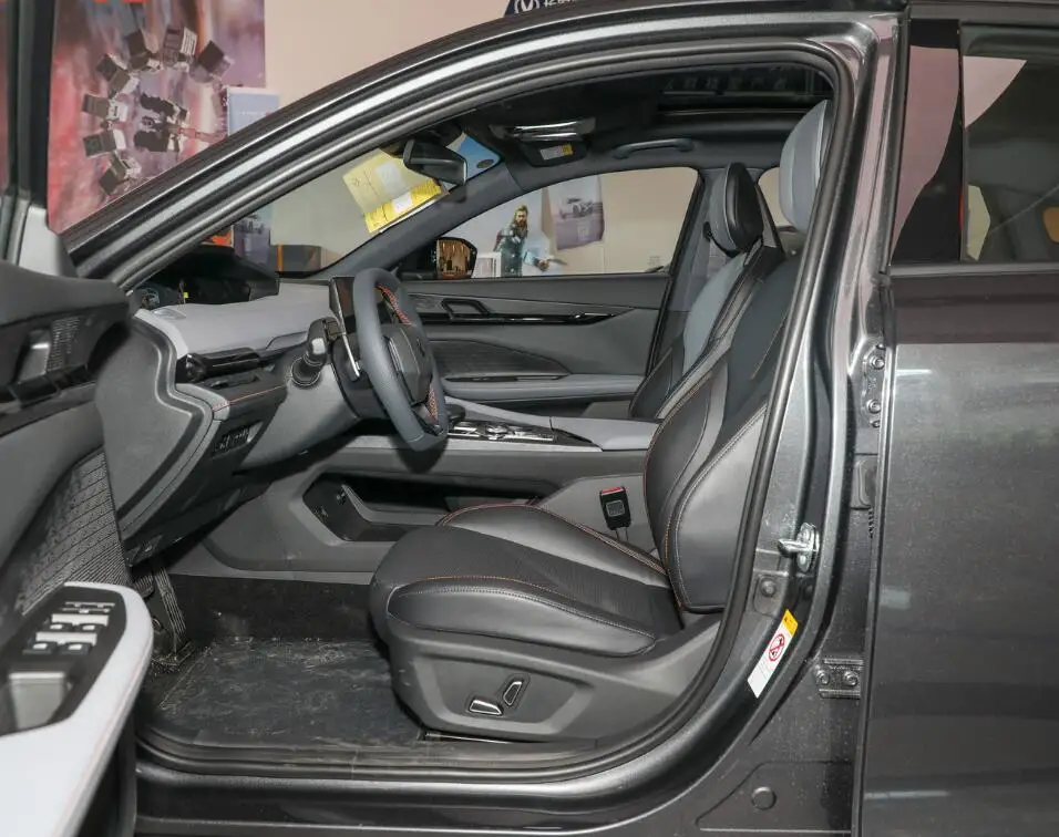 2023 автомобиль Changan Uni V Auto Sedan отличный 1 5 T благородная пилотная модель с 2 0 спортивной версии левая коробка передач из Китая