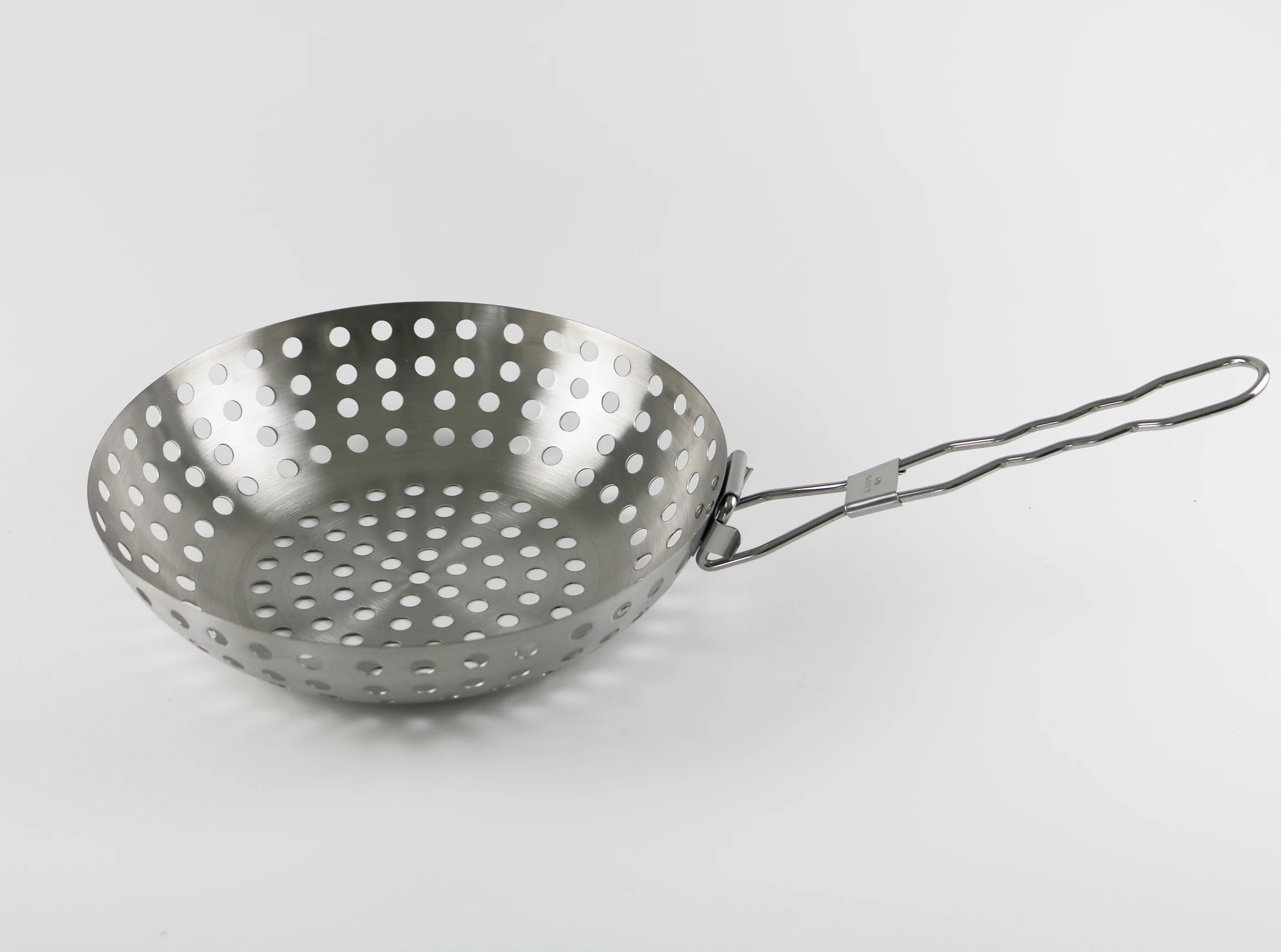 Nonstick Grill Pan With Holes Foldable Handle Frying Pan Camping Cookware Grill Basket Picnics BBQ Activities Hollow Skillet