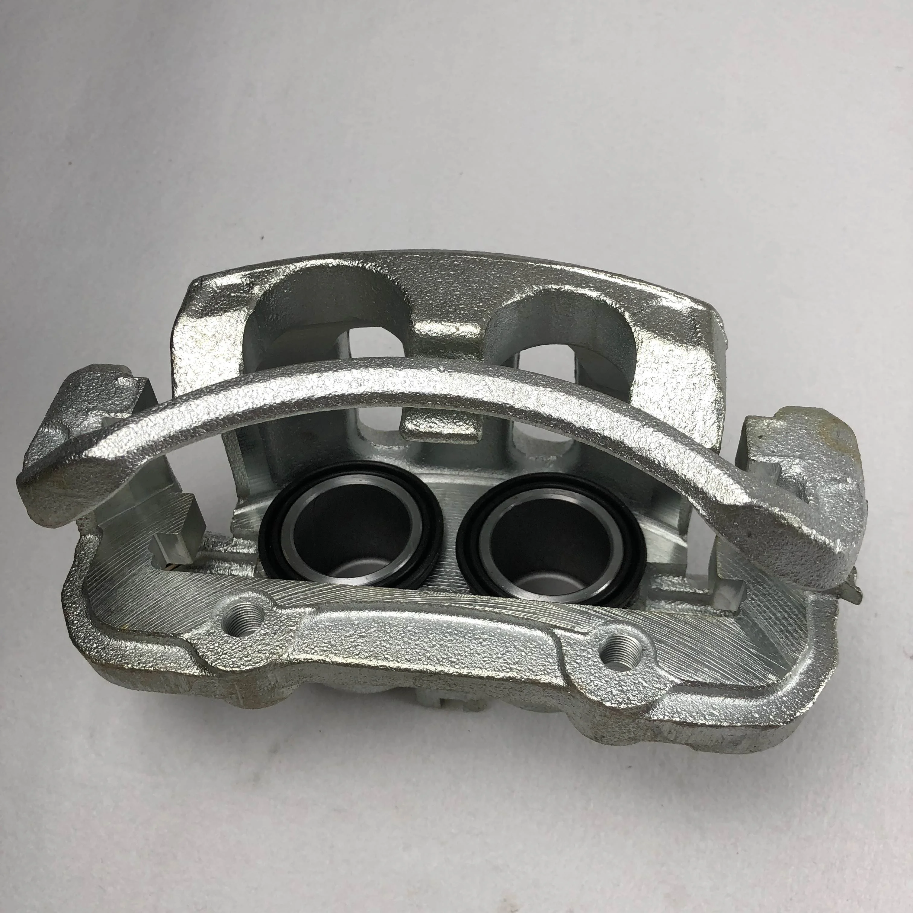 Передний правый Тормозной суппорт 41001-10G02 для NISSAN