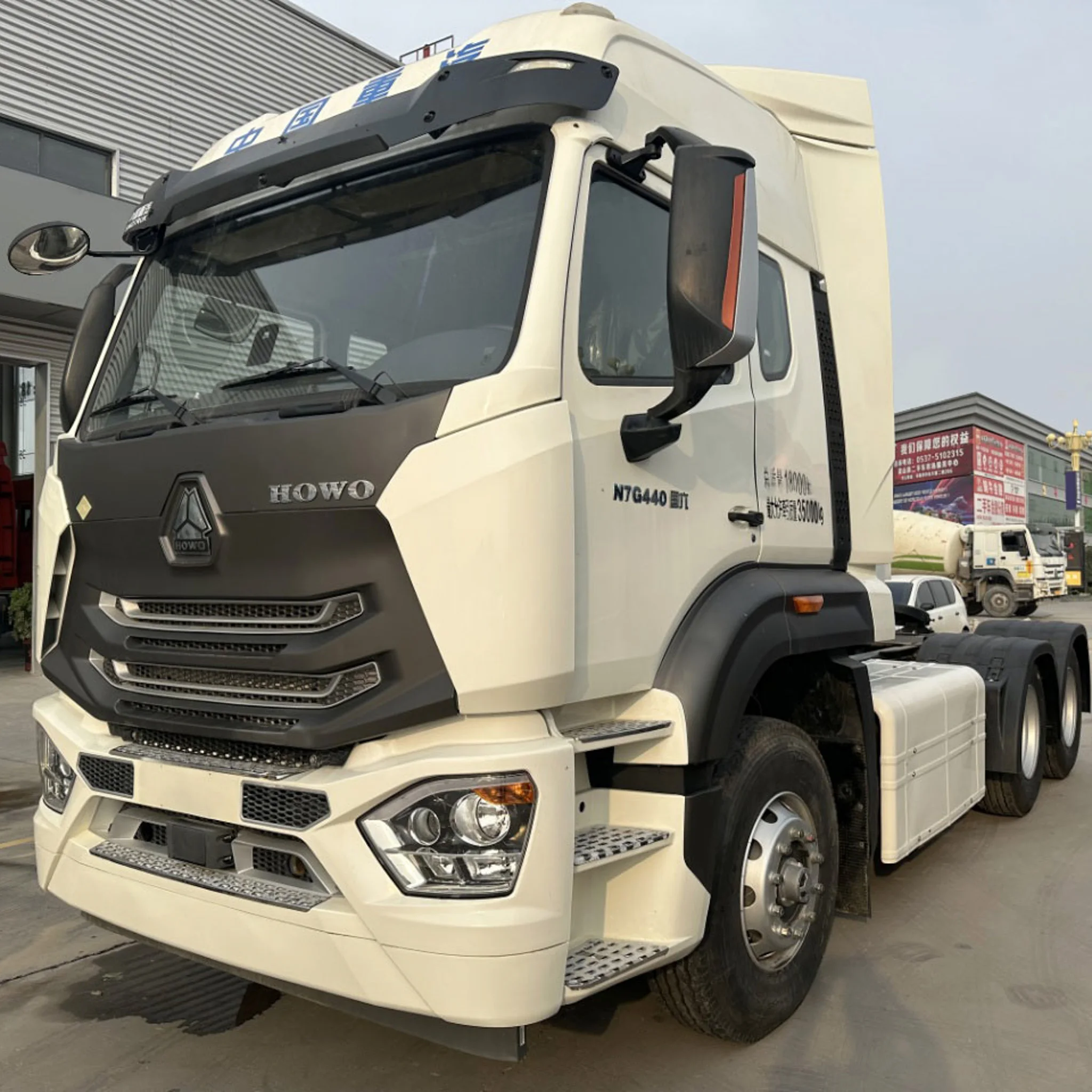 6X4 Euro 6 Diesel Tractor SITRAK Truck with Leaf Spring Suspension and Manual Transmission