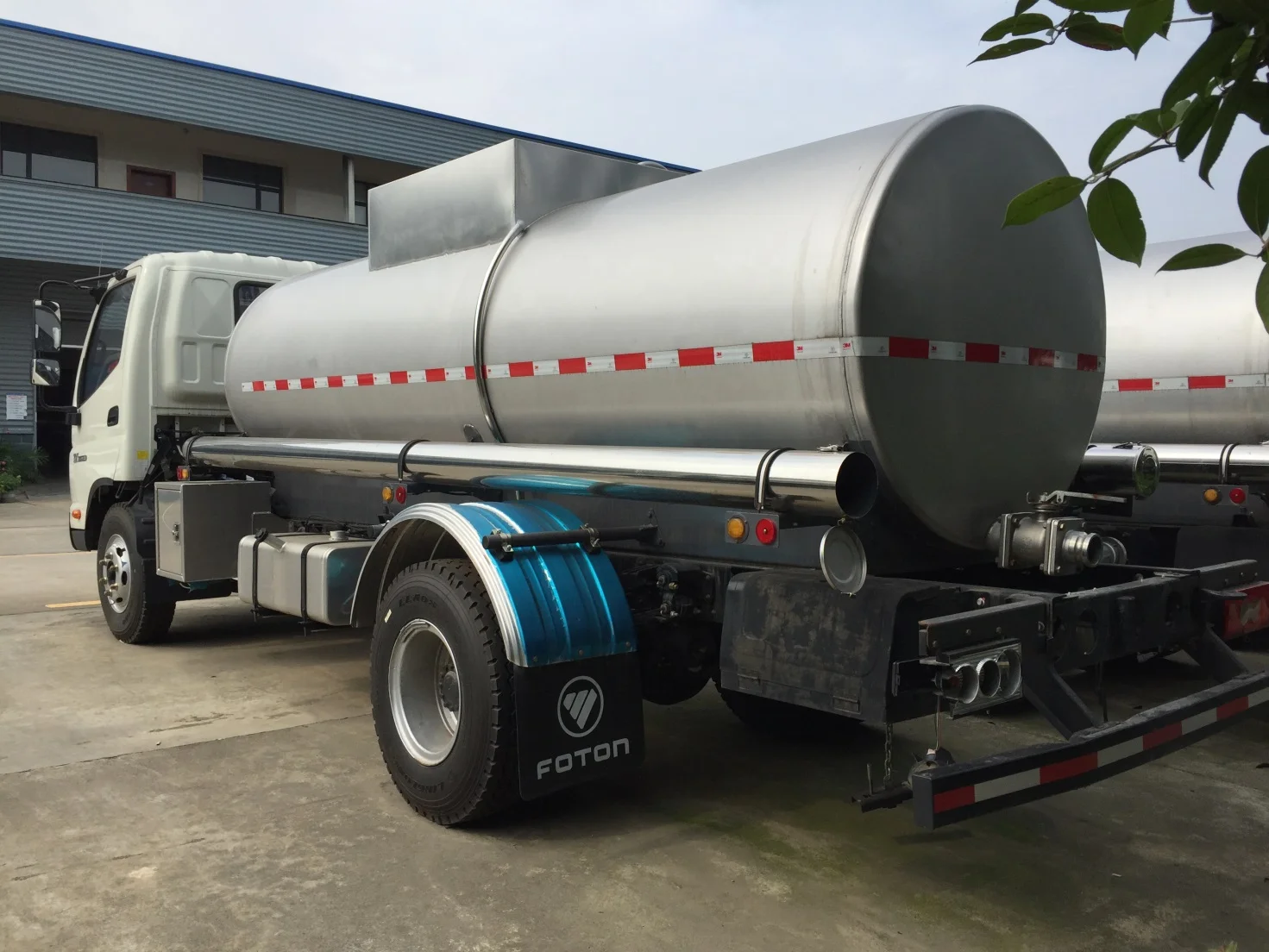 Limited Time Promotion Milk and Drinking Water Tank Truck Stainless Steel Tank 10000 litre Water Tank Truck IN STOCK for Sale