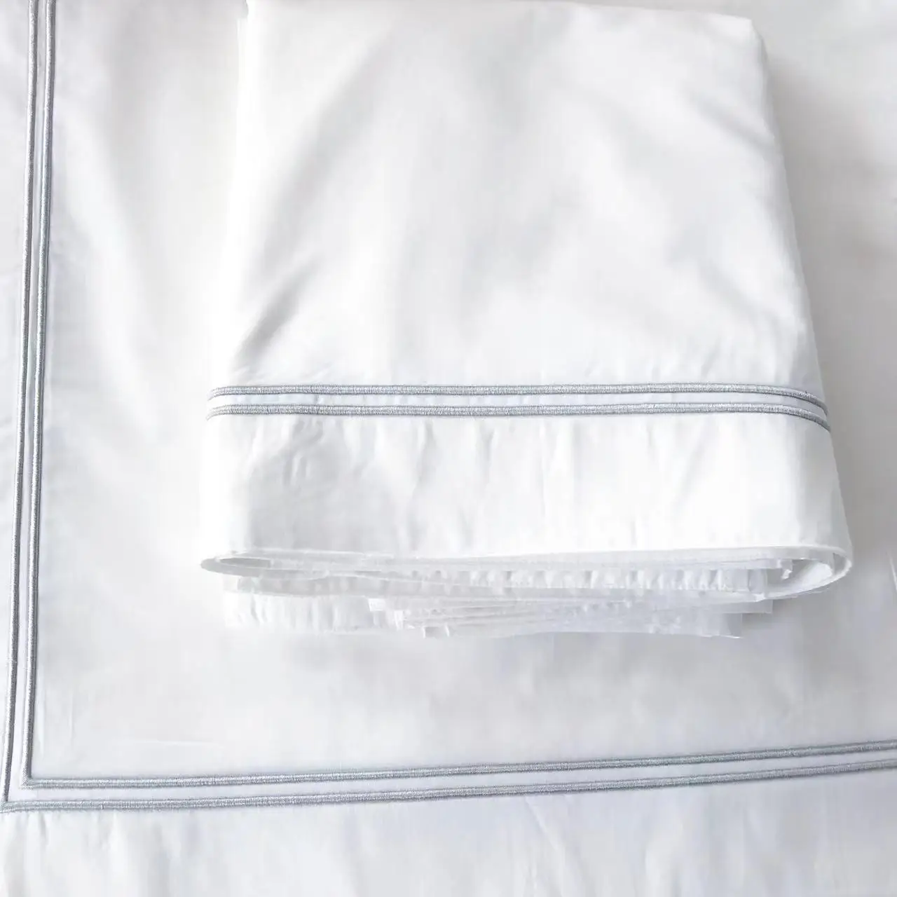 wholesale white customized 3d embroidery hotel collection duvet cover bed sheets set for hotels and hospitals