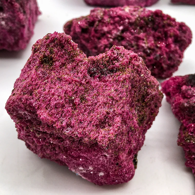 Factory Price Natural Wholesale  high quality gemstone ruby Crystal Raw Specimen Crystal Rough Stone for home decoration