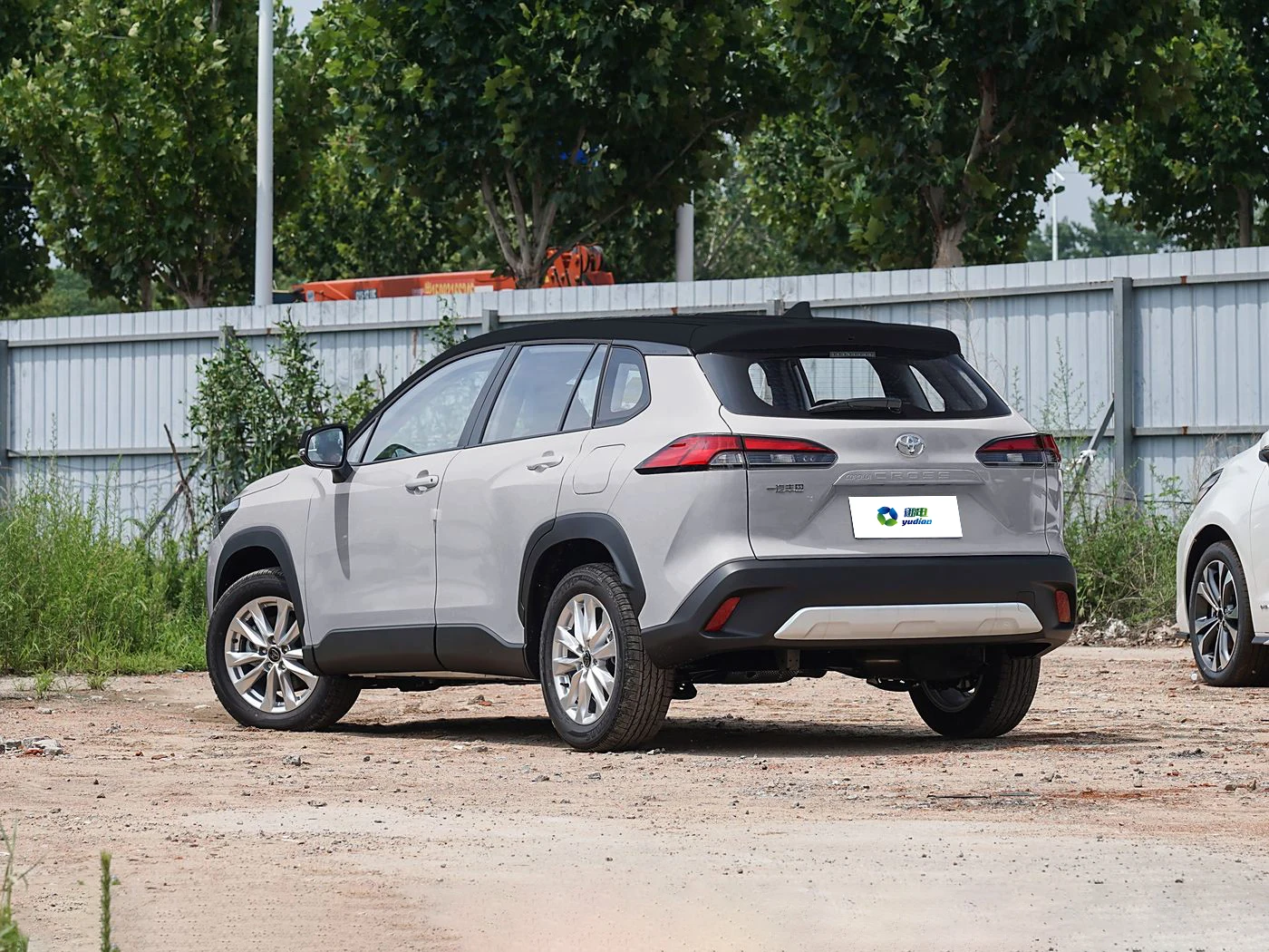 Подержанный автомобиль 2024 года TOYOTA COROLLA CROSS 2.0L CVT компактный кроссовер бензиновый 5-местный высокопроизводительный внедорожник