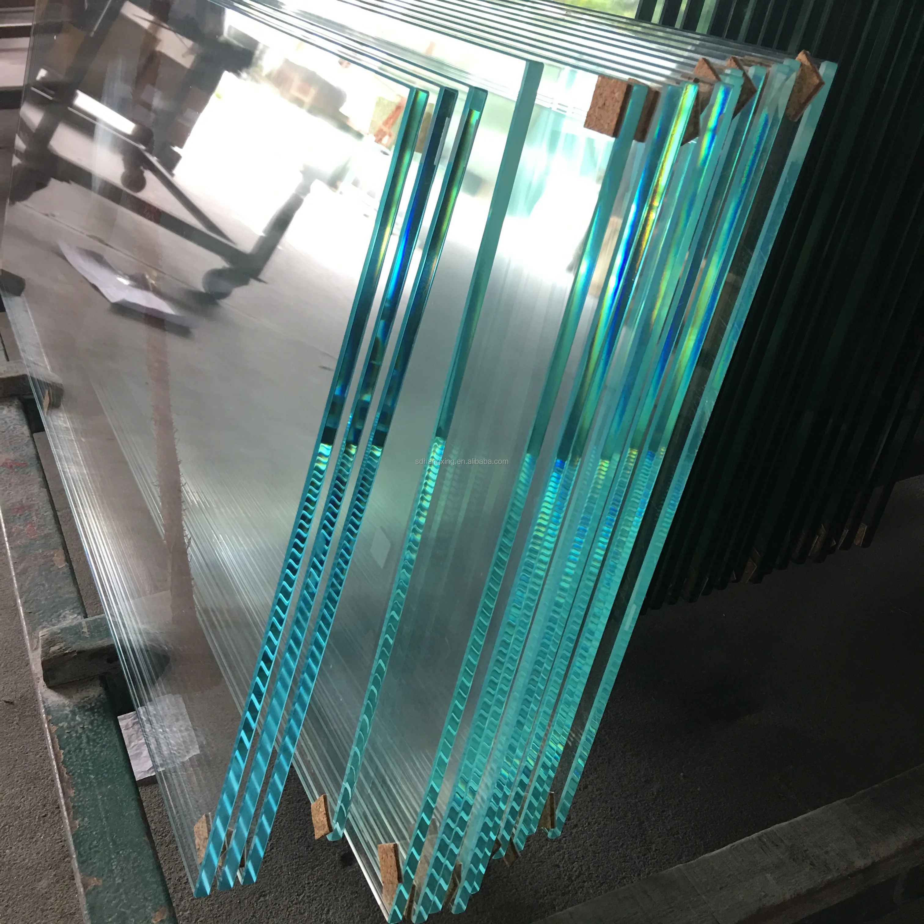 High Quality 3mm-19mm Tempered Safety Glass for Office Partitions Custom Frameless Glass Railing for Greenhouse Building Use
