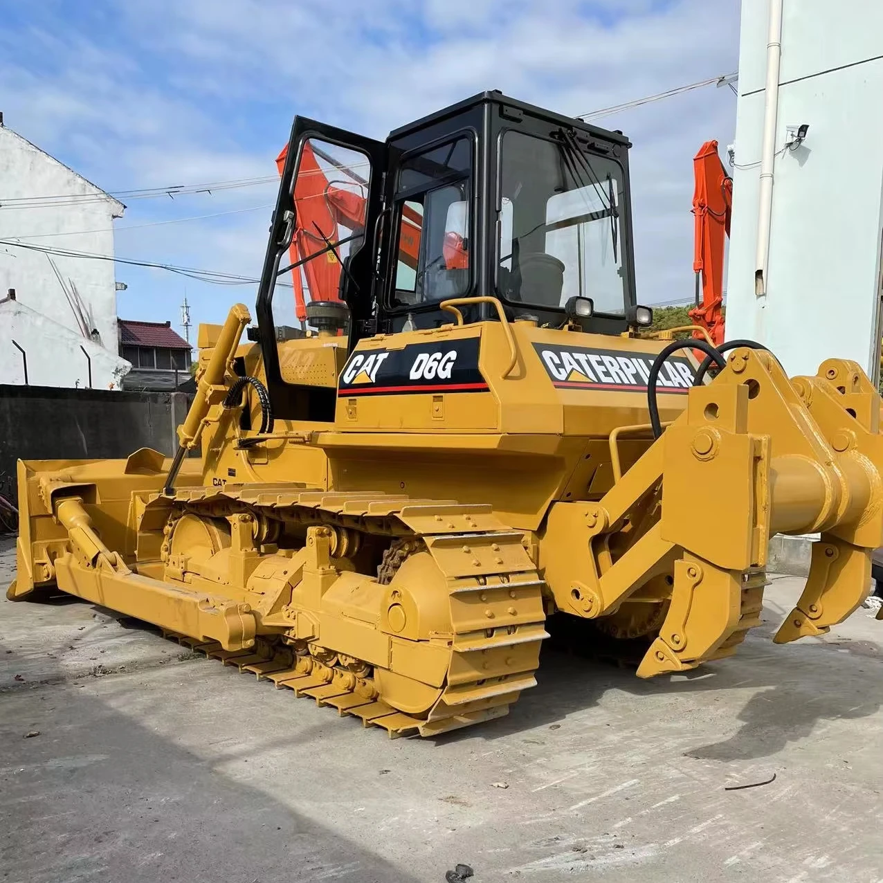 Reliable Used CAT D6G Bulldozer with Durable Construction and Efficient Performance for Sale