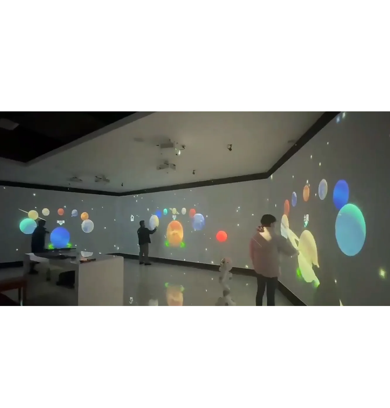 Full 360 Degree 3D Holographic Interactive Wall Projection Software Immersive System