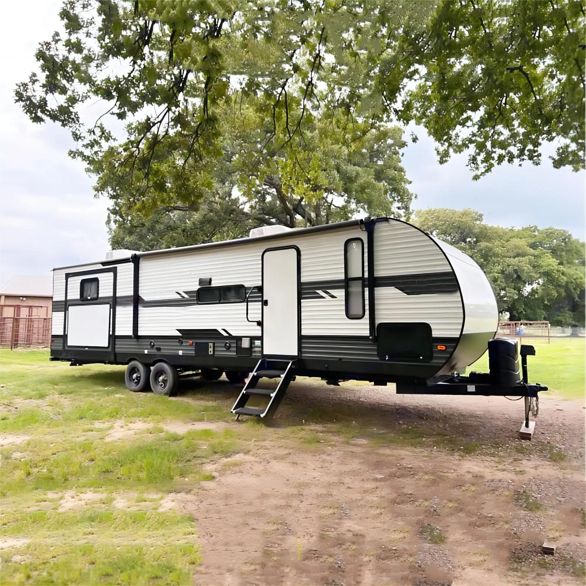 New Australia Standard 4 Preson Luxury Fiberglass 4X4 off Road Expedition Camper Truck for Sale