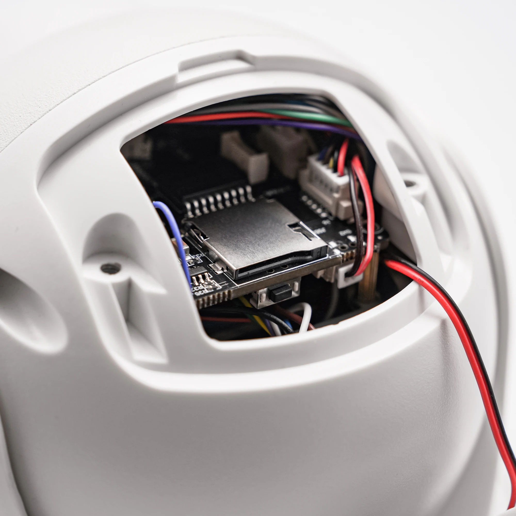 Full Color Active Deterrence 6MP Turret PTZ IP Camera POE 5X Optical Zoom Sound Alarm Build in Mic.&Speaker SD Slot Up to 512GB