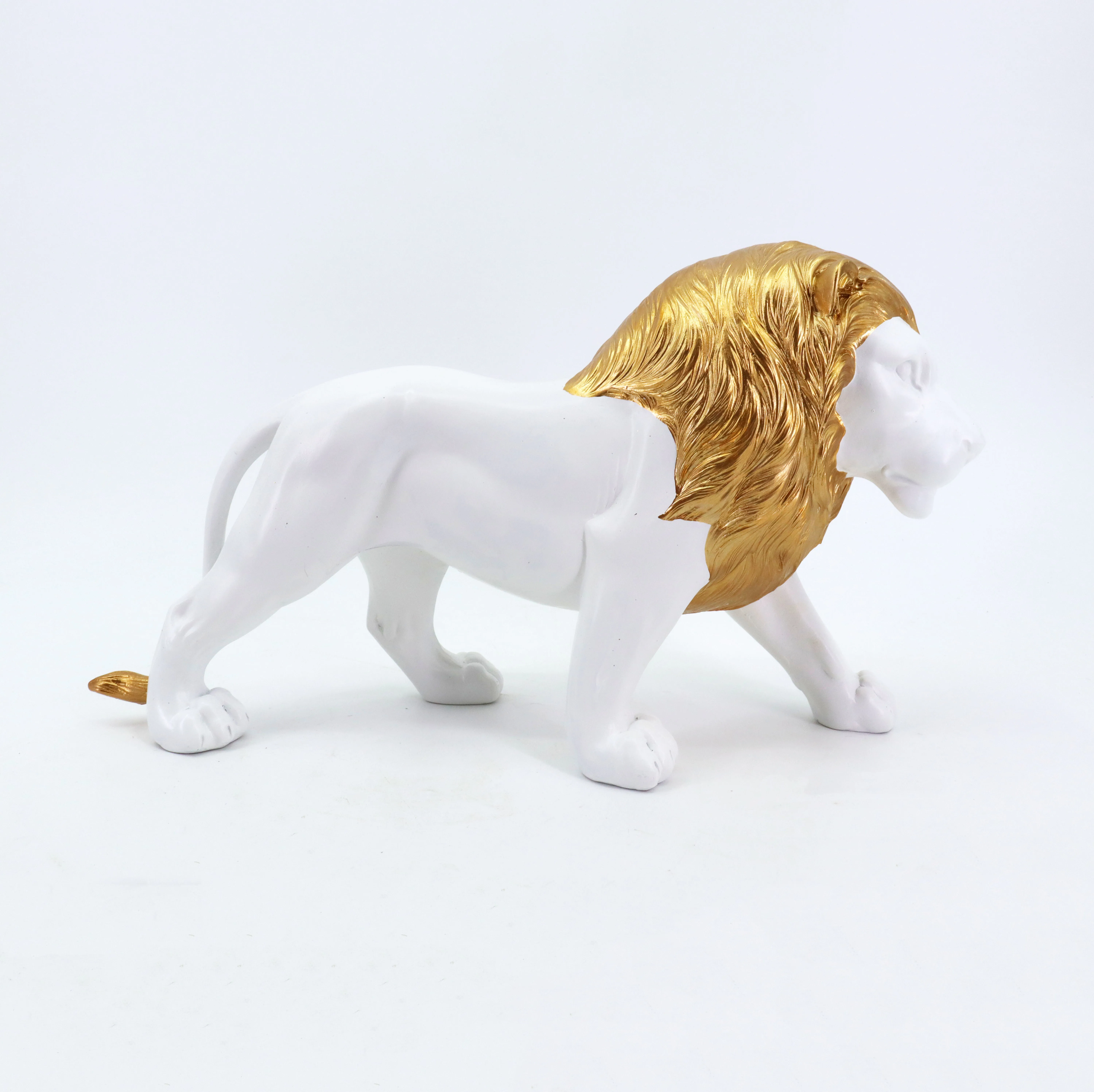 Customized Modern Outdoor Garden Decorative Antique Life Size resin Lion Statues Sculpture