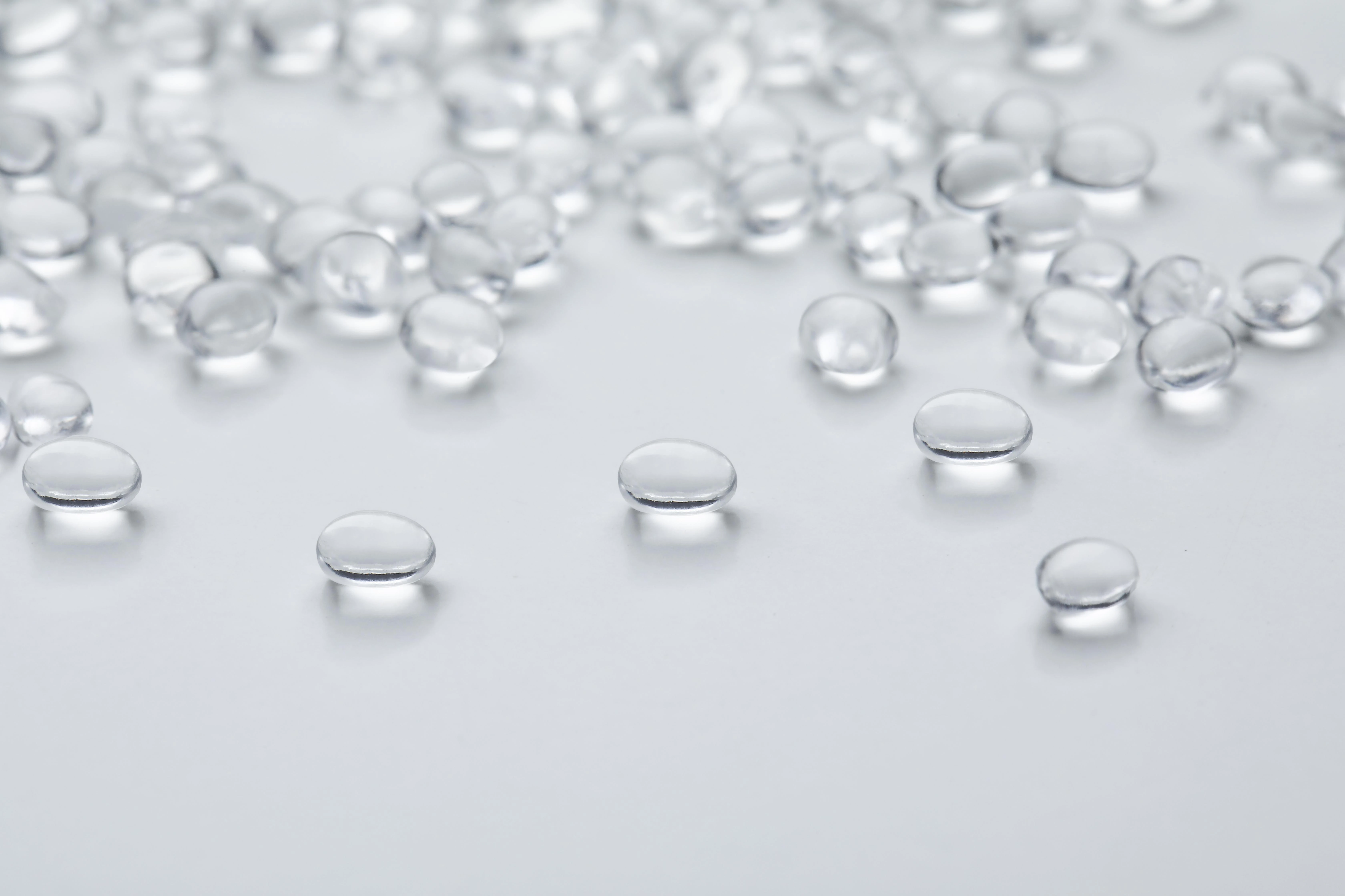 Polyurethane raw material for phone cover case