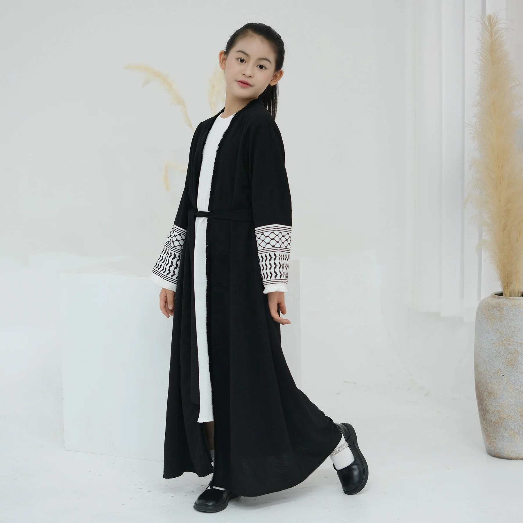Hot Sale Kid Clothes Exquisite Embroidery Abayas Girls Children Muslim Abaya For Kids