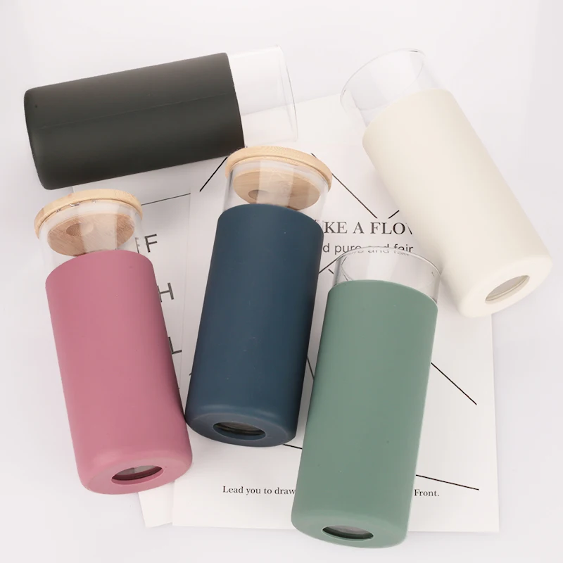 Hot Sale Borosilicate 500ml 16 oz Large Glass Water Bottle Silicone Sleeve with Stainless Steel Straw