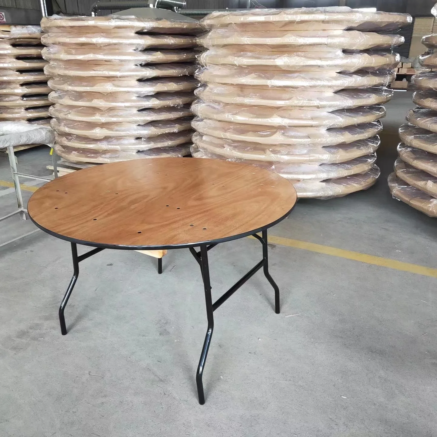 Folding Wood Round Tables