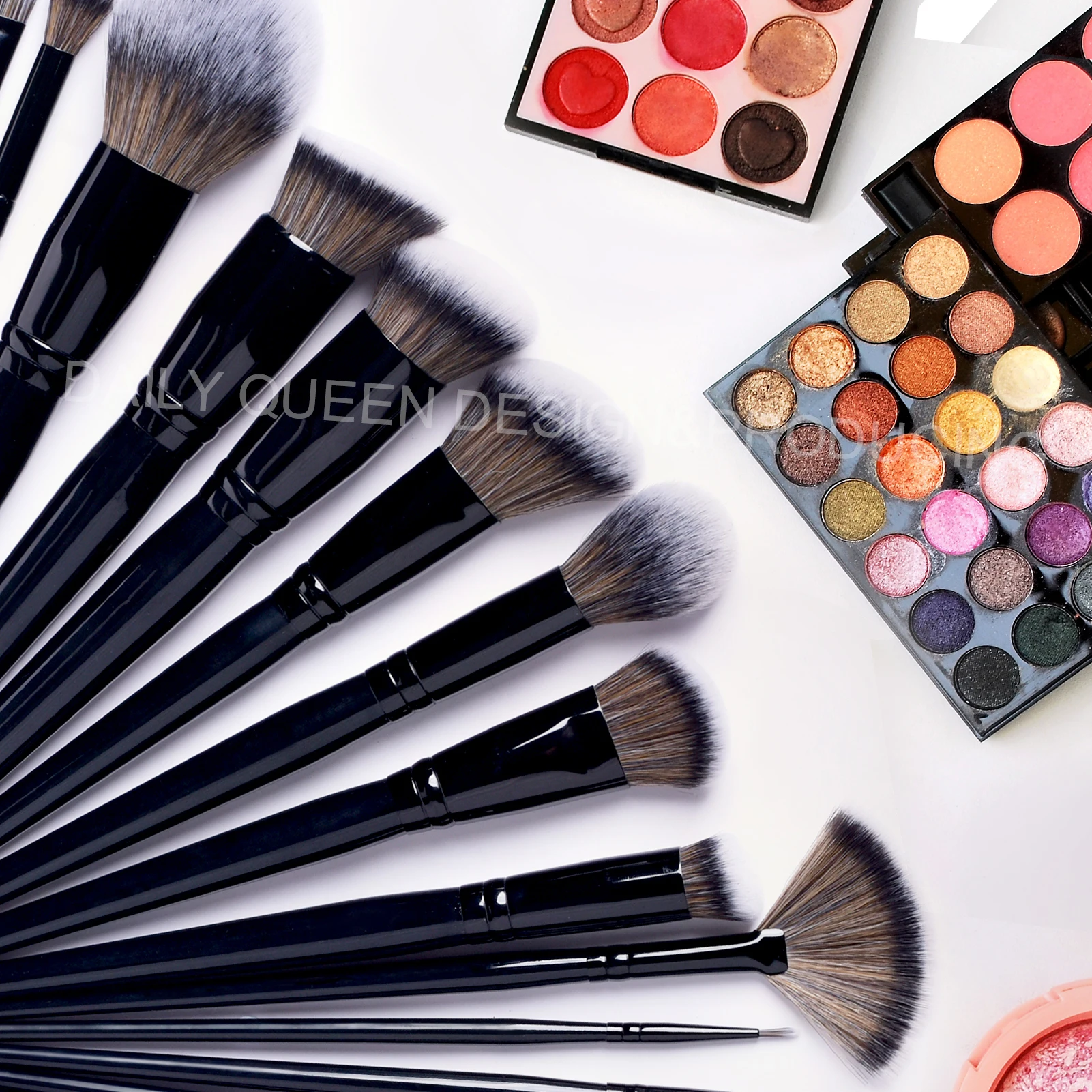 DailyQueen NEW high-quality 19pcs Black super soft hair makeup brushes custom logo professional fan flat make up brush set