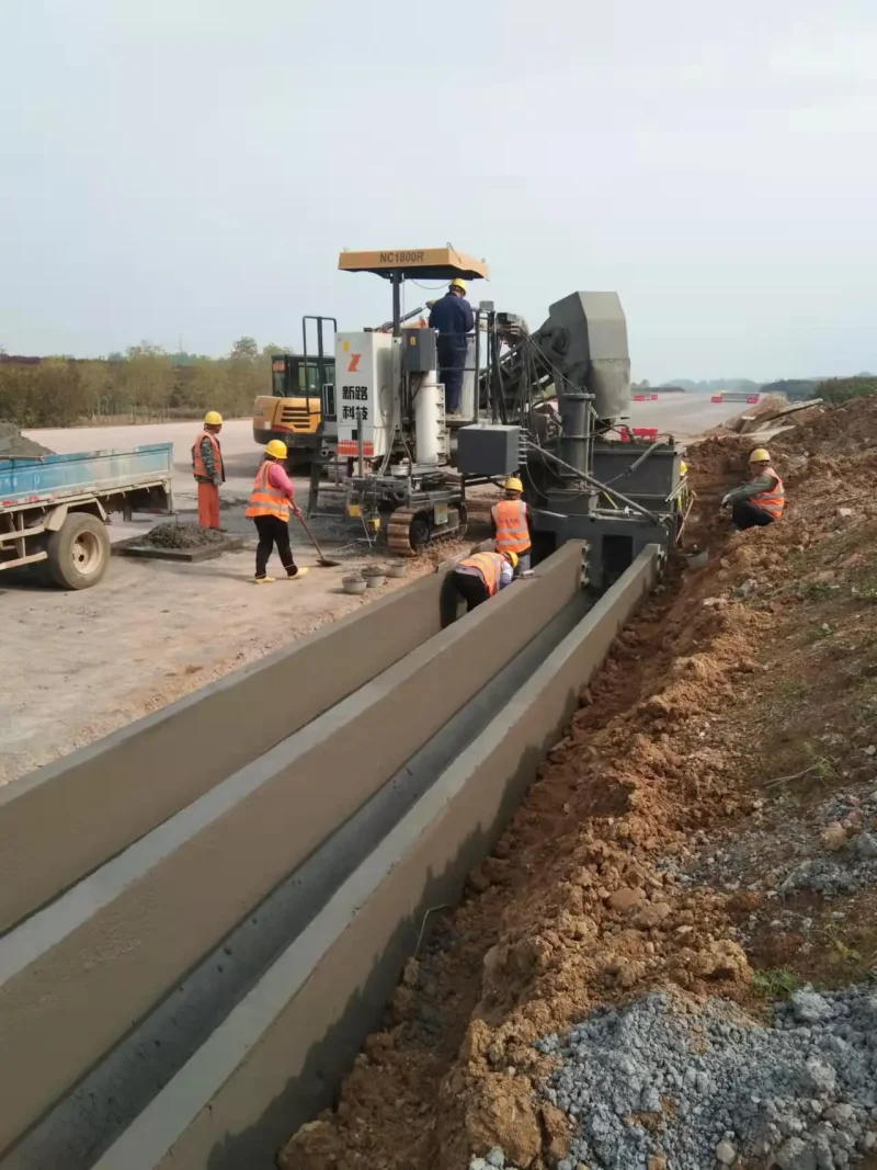 Concrete slipform paver, construction machinery slipform construction