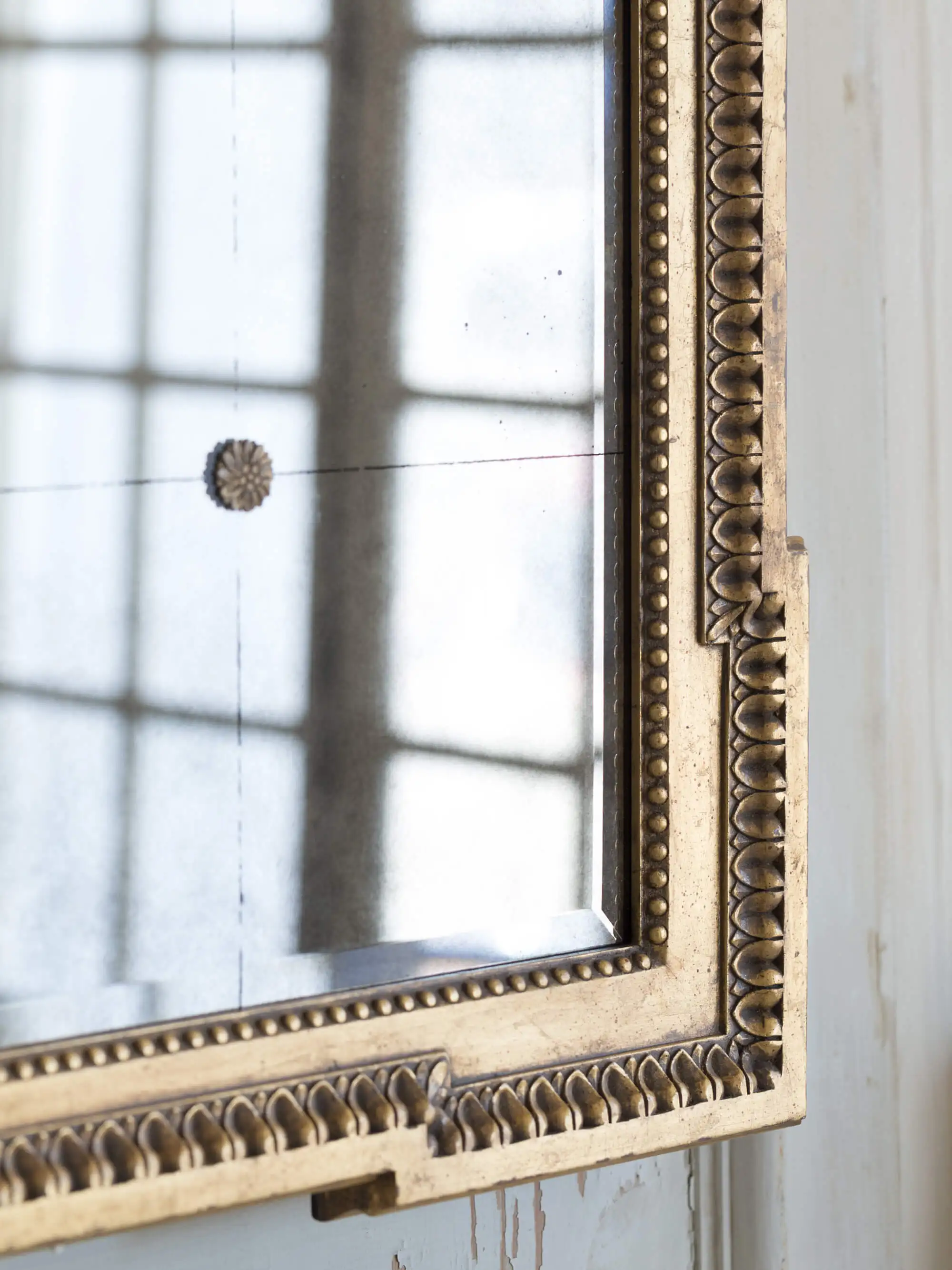 Traditional French Antique Rectangular Delicate Floral Carvings Fireplace Mantle Wall Mirror Glod Court Livingroom  Frame Mirror