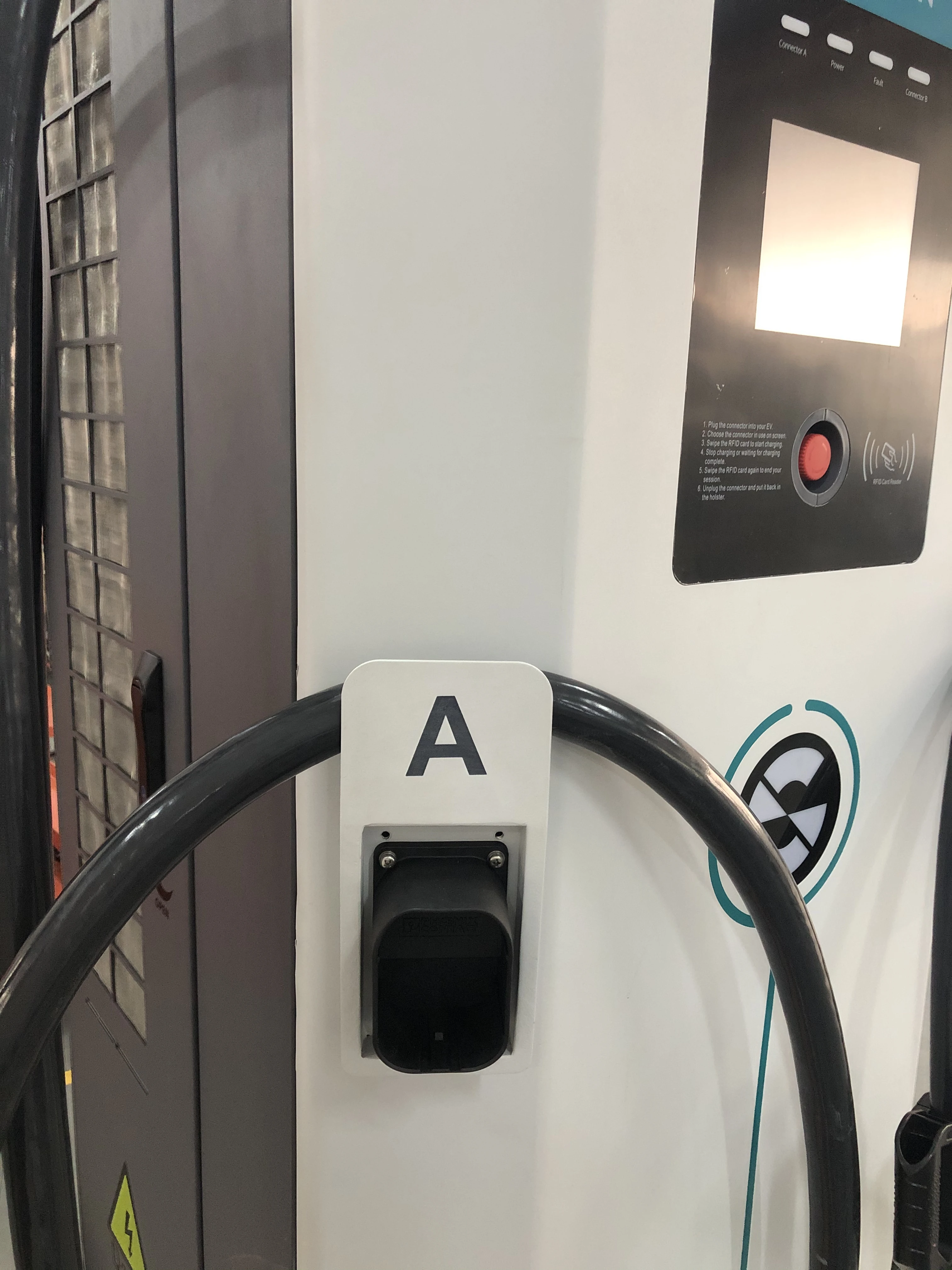 China supplier ev high power charger 150kW dc fast ev charger ccs2 and chademo electric car charger station