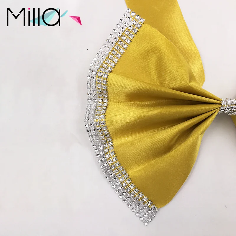 Золотые стулья с завязками