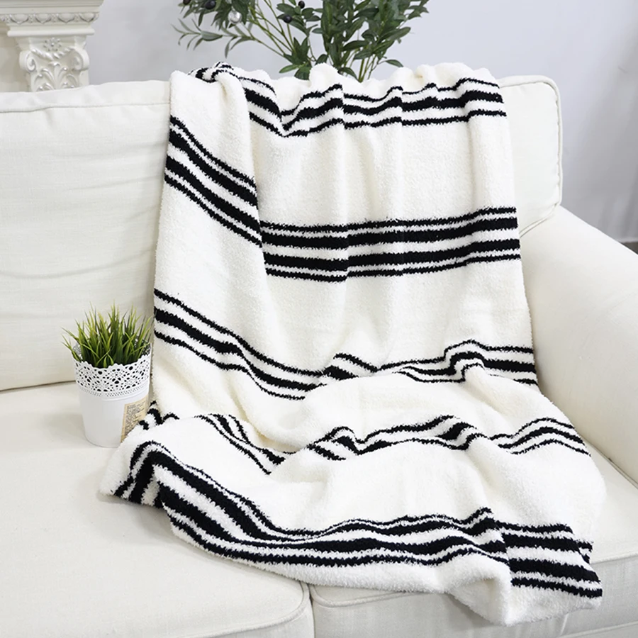 Hot Selling In Super Market Microfiber 100% Polyester  Blanket Fabric Super Soft Plush Custom Throw Blanket