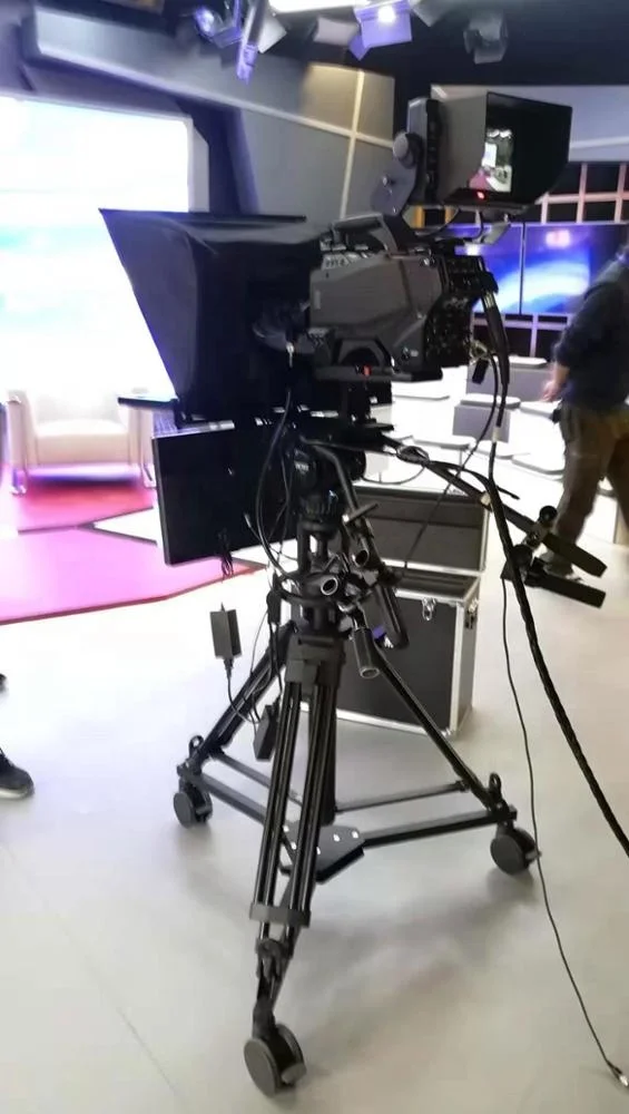 Best popular 22  inch self-reversing monitor  talent broadcast equipment professional TV studio prompter for television