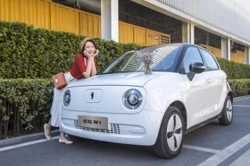 China new energy 4 wheel electric vehicles Max Speed 102km/h Mileage 351km Fast Charge 40mins Lithium Battery