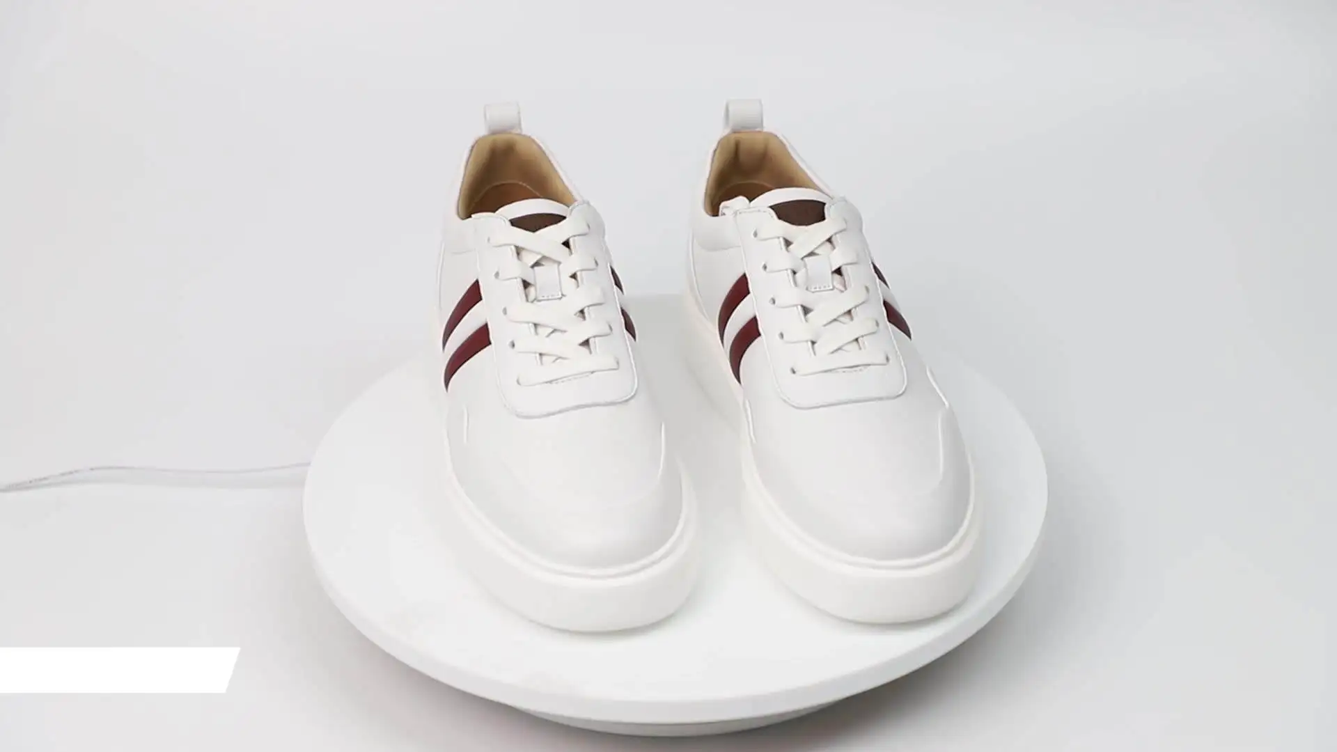 High Quality Stylish Breathable Men Classy leather shoes walking dress sneakers For Men