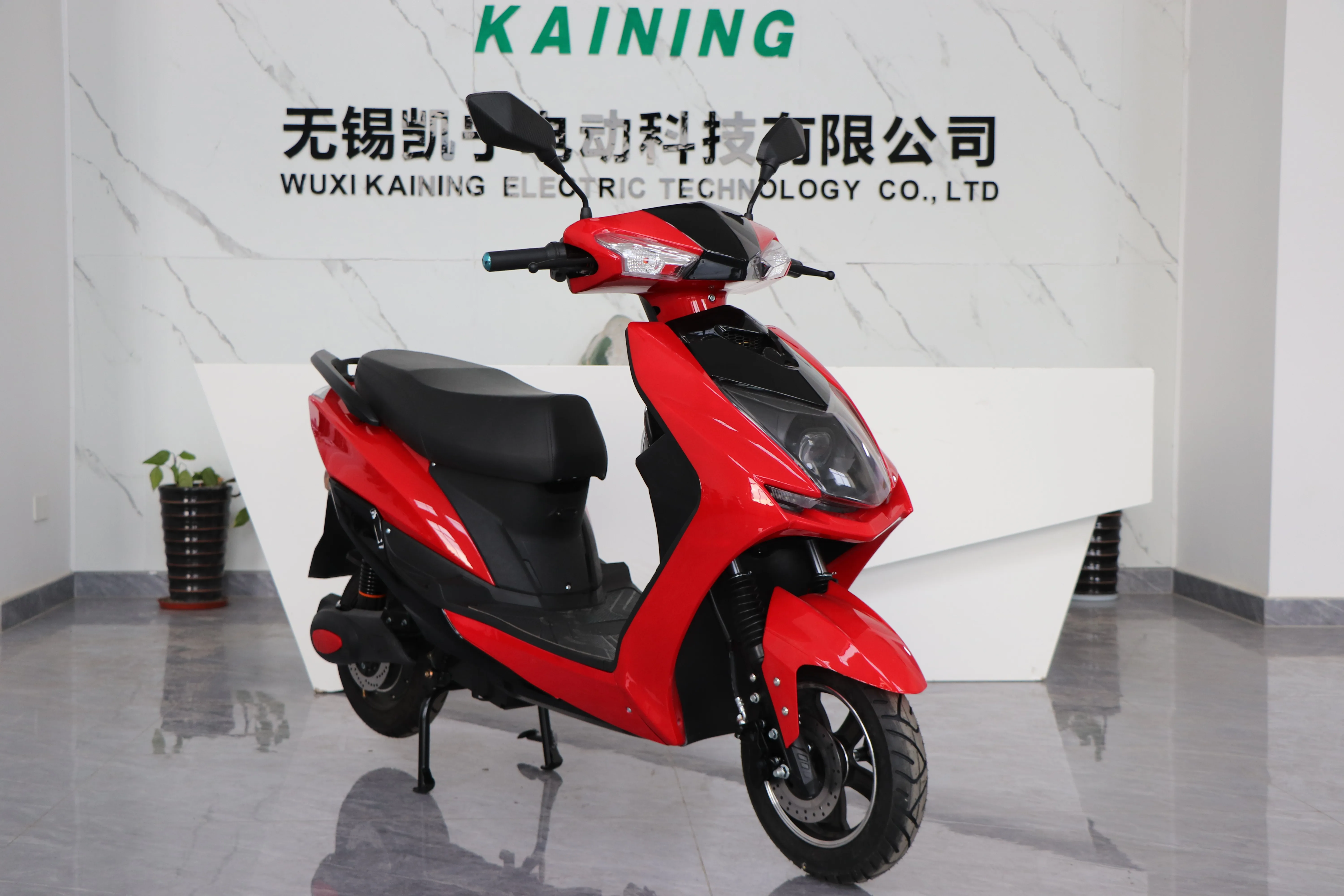 Wholesale High Quality 2000w Cheap  high speed long range electric scooter 72v