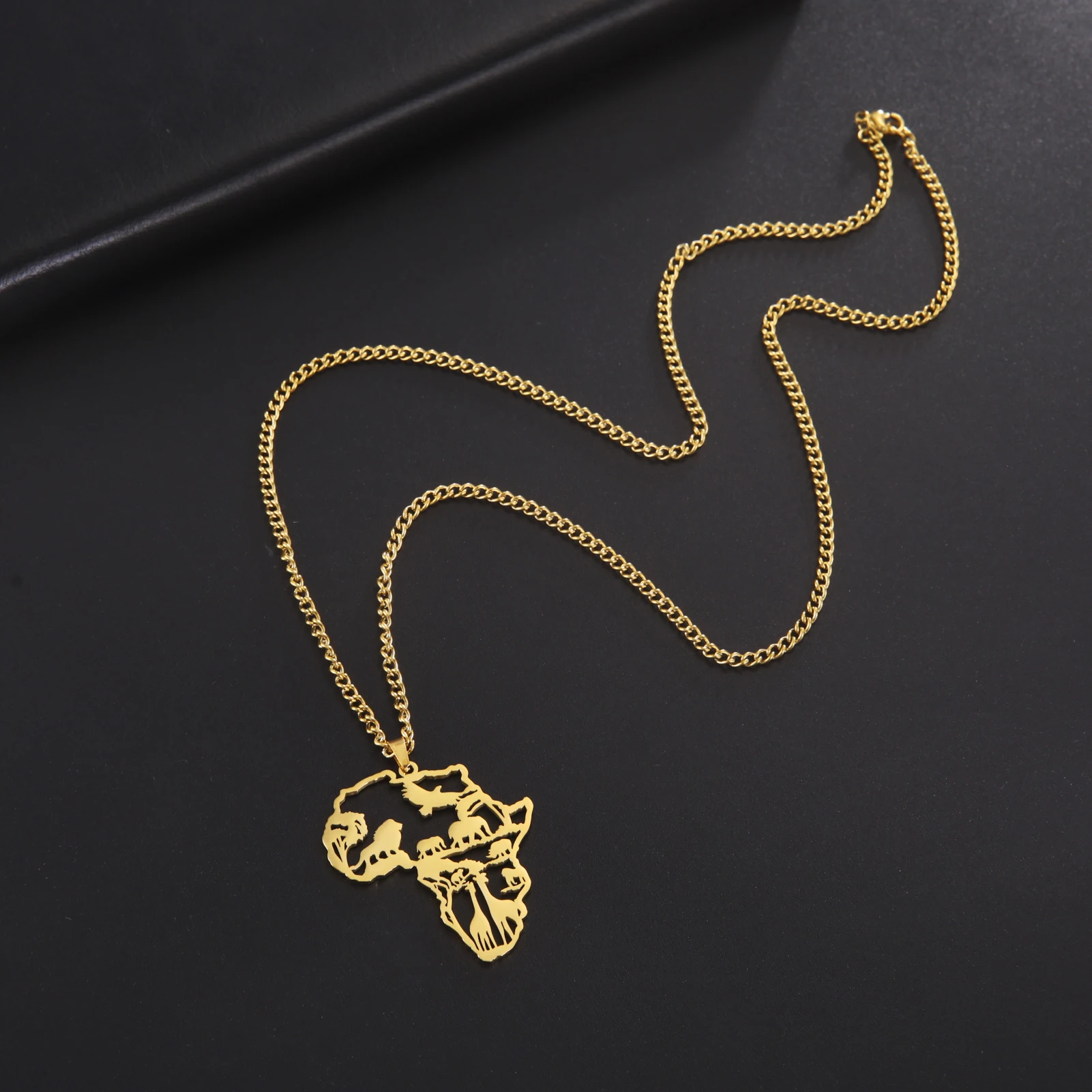 Africa Map Animal Giraffe Lion Elephant Pendant Stainless Steel Necklace Fashion Jewelry Necklaces For Woman Men