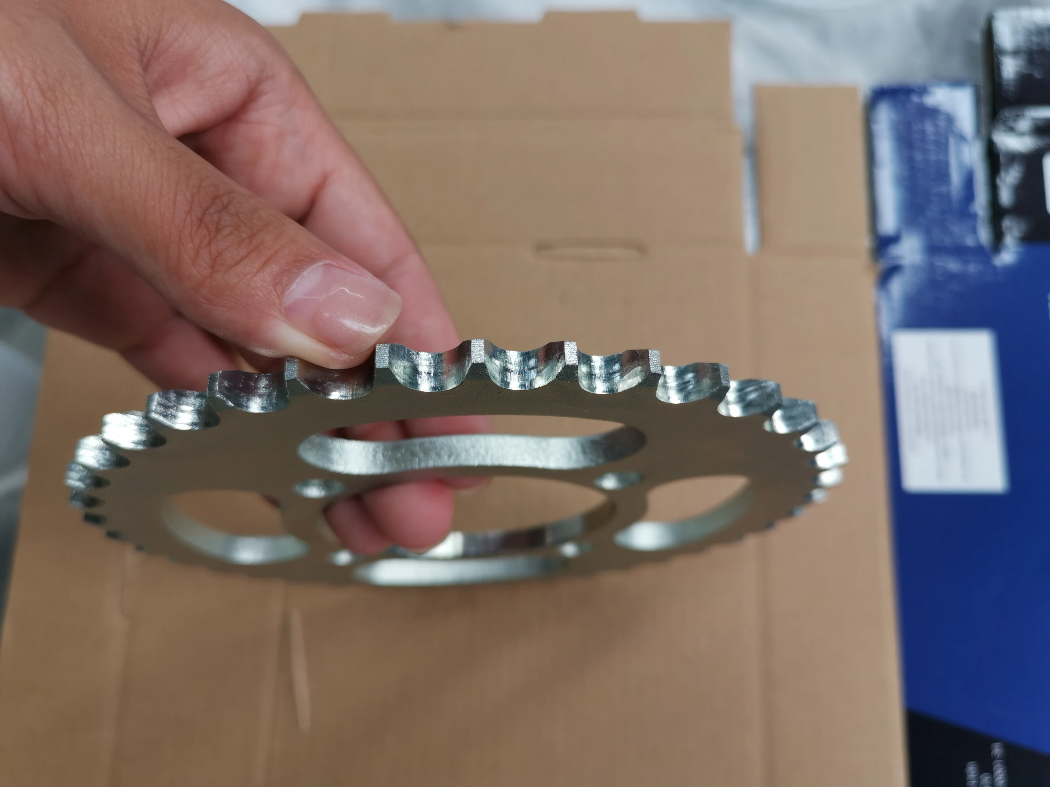 
CGL 125 - 38Zmotorcycle sprocket and chain sets OEM logo package 