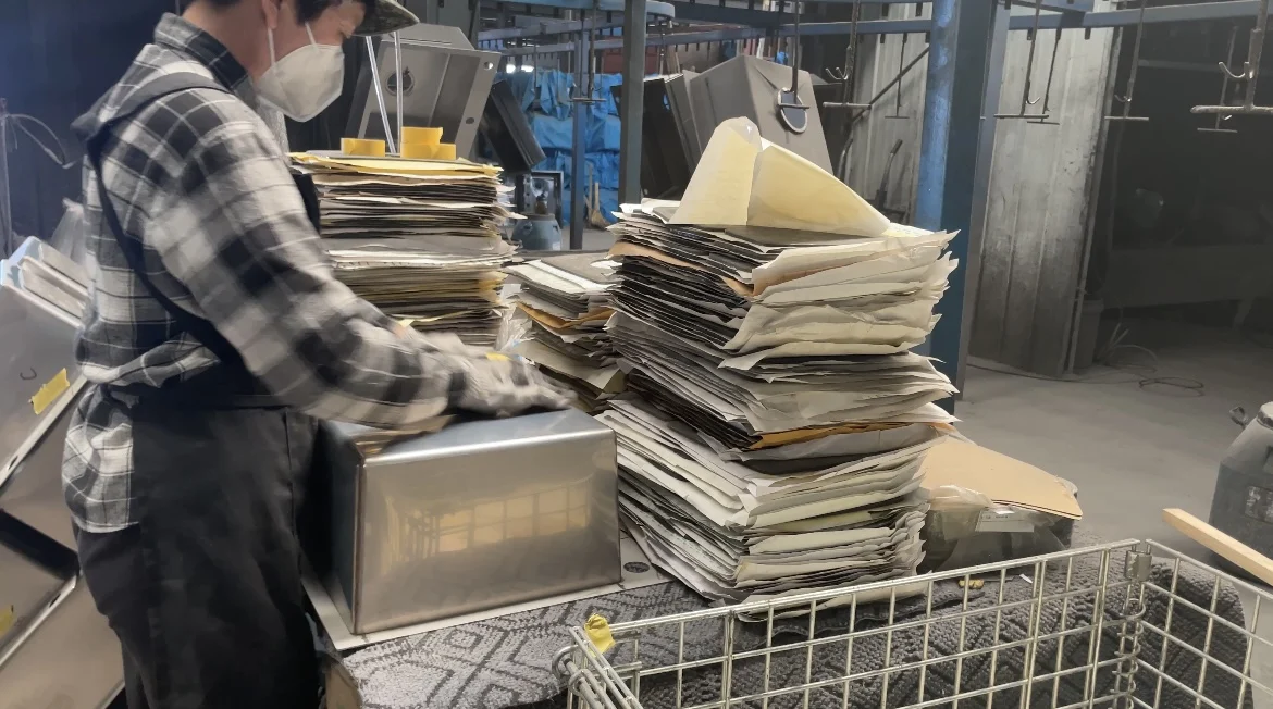 Stainless steel durable single large bowl kitchen sink Led digital display waterfall kitchen sink with cup washing machine