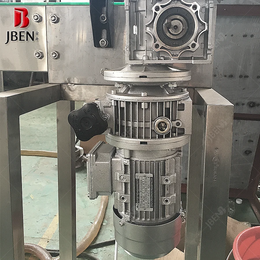 300ml small bottle filling machine / 2000bph automatic water bottling plant / carbonated drink filling machine China supplier