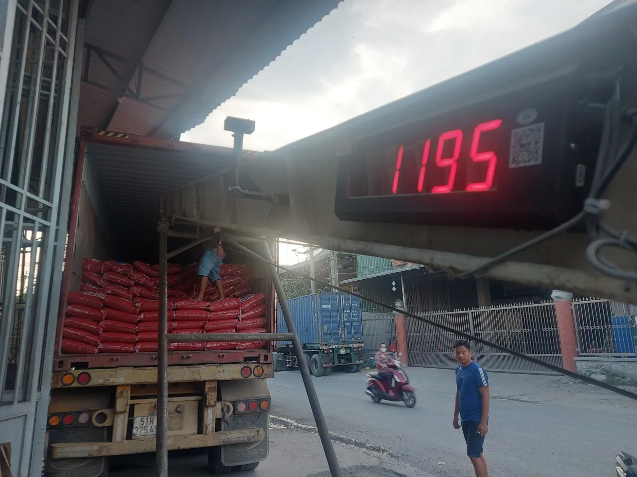 wholesale Rice st25 Vietnamese rice Max Dried- Soft White Color Origin Type Fresh Grain Vietnamese long grain  rice