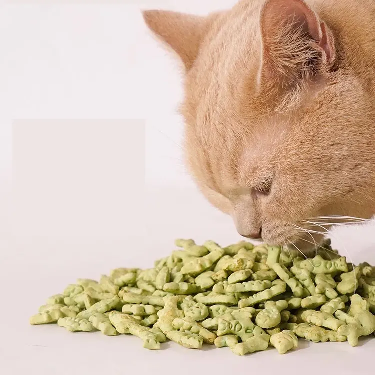 Vitamin cat grass biscuits cat hair changing ball slices small fish biscuits nutritional teeth grinding cat biscuits snacks