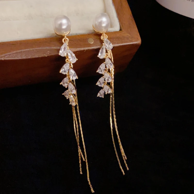 Elegant Flower Pearl High-end TasseFrench Retro French Retro Camellia  Elegant Flower Pearl High-end Tassel Earrings