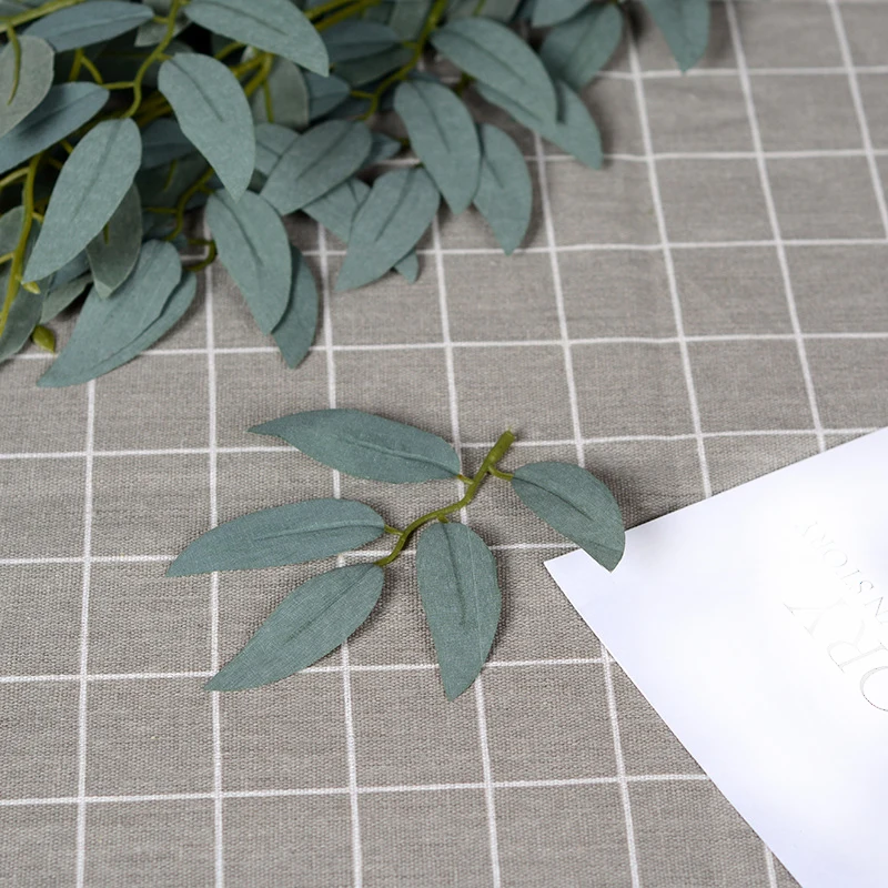 popular hot sale Artificial Eucalyptus and Willow Leaves Hanging Greenery Garland Vine for Wedding Decorations Outdoor