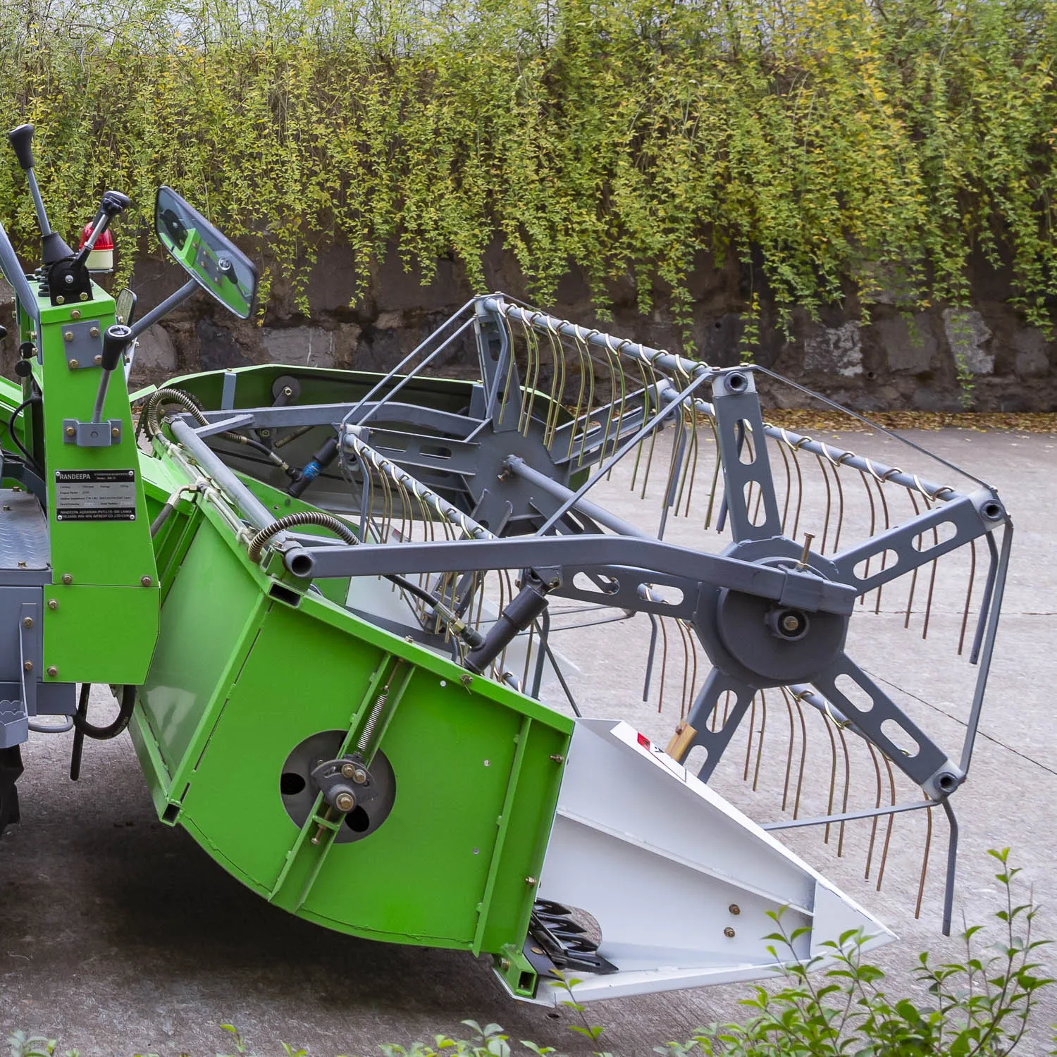 Rice Combine Harvester Factory Supply Grain Harvester with Crawler Cheap Price Hot Sale