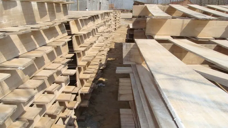Linhao Supply Produces Timber  Solid Wood Pine Wood Timber Wall Pine Finger Joined Panels